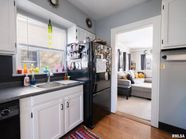 1203 E FAIROAKS Avenue, Peoria, IL 61603