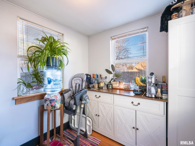 1203 E FAIROAKS Avenue, Peoria, IL 61603