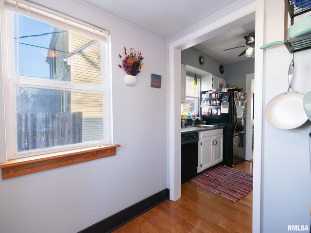 1203 E FAIROAKS Avenue, Peoria, IL 61603