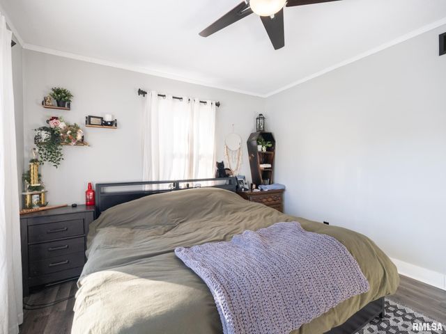 1203 E FAIROAKS Avenue, Peoria, IL 61603