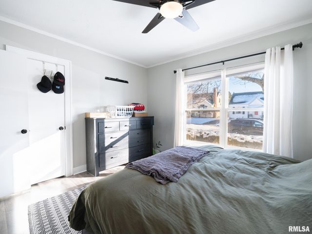 1203 E FAIROAKS Avenue, Peoria, IL 61603