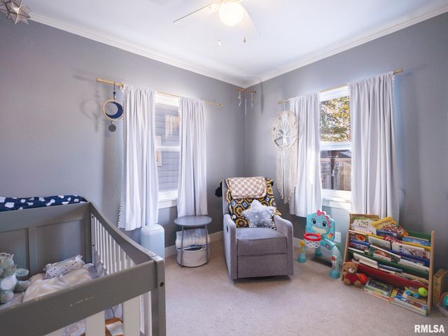 1203 E FAIROAKS Avenue, Peoria, IL 61603