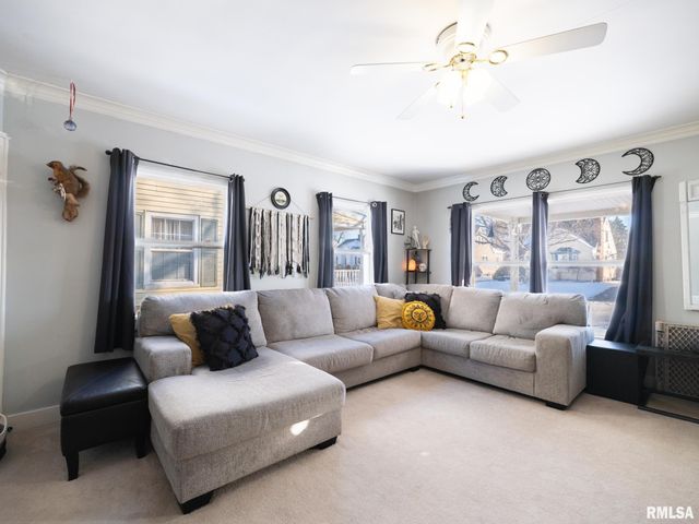 1203 E FAIROAKS Avenue, Peoria, IL 61603