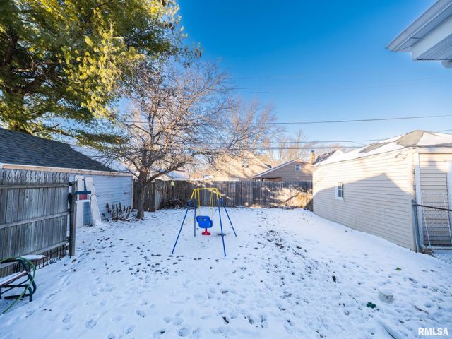 1203 E FAIROAKS Avenue, Peoria, IL 61603