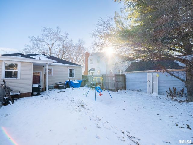 1203 E FAIROAKS Avenue, Peoria, IL 61603