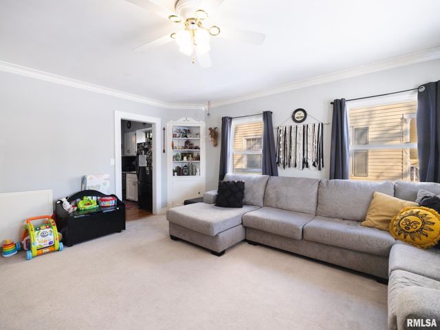 1203 E FAIROAKS Avenue, Peoria, IL 61603