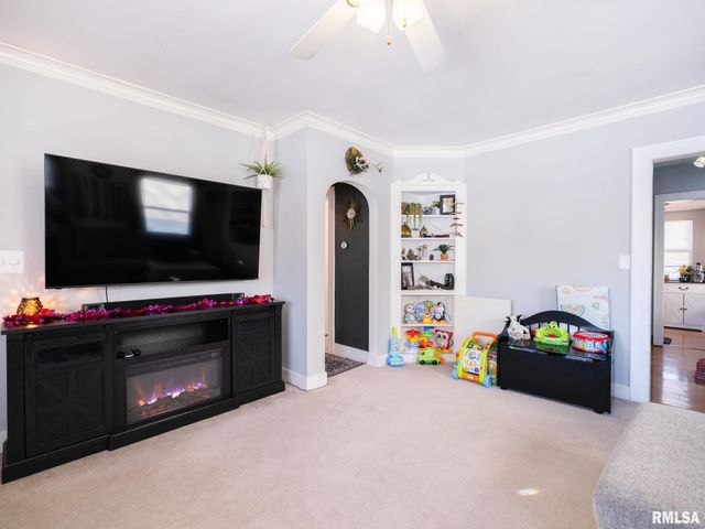 1203 E FAIROAKS Avenue, Peoria, IL 61603