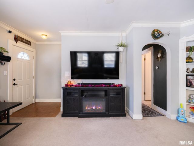 1203 E FAIROAKS Avenue, Peoria, IL 61603