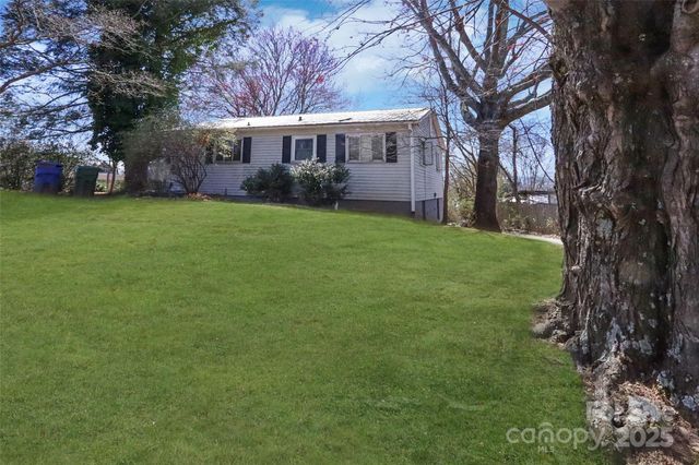 28 Deaverview Road, Asheville, NC 28806