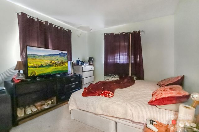 28 Deaverview Road, Asheville, NC 28806