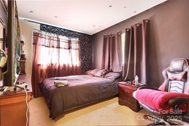 28 Deaverview Road, Asheville, NC 28806