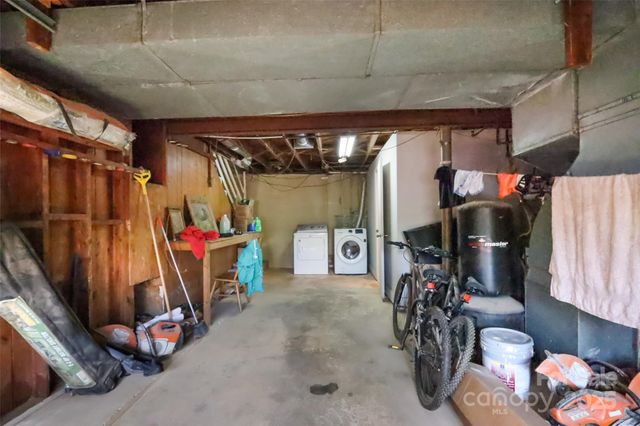 28 Deaverview Road, Asheville, NC 28806