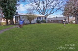 28 Deaverview Road, Asheville, NC 28806