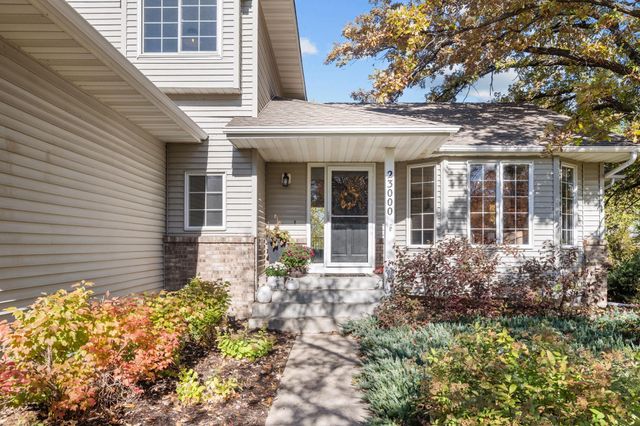 23000 Heather Ridge Drive, Rogers, MN 55374