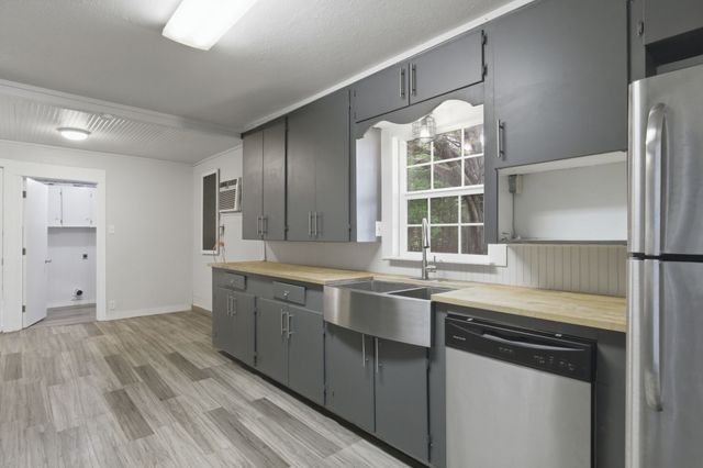 1821 N State Highway 19, Emory, TX 75440
