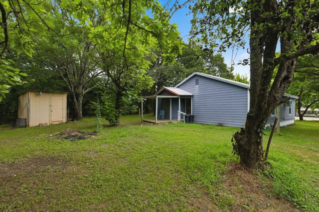 1821 N State Highway 19, Emory, TX 75440