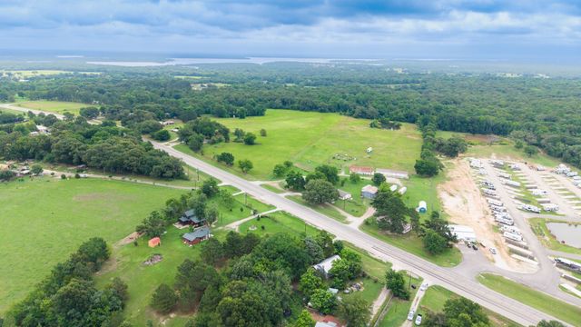 1821 N State Highway 19, Emory, TX 75440