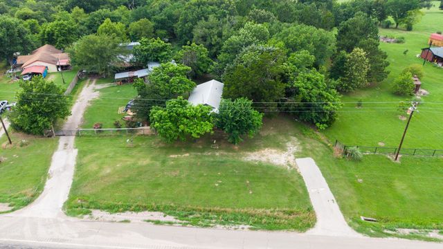 1821 N State Highway 19, Emory, TX 75440