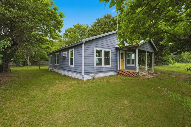 1821 N State Highway 19, Emory, TX 75440