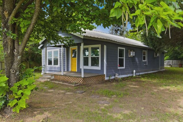 1821 N State Highway 19, Emory, TX 75440