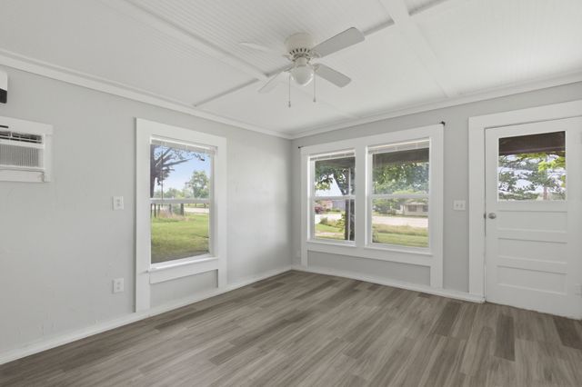 1821 N State Highway 19, Emory, TX 75440