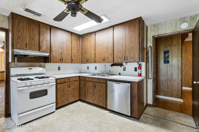1826 FAYE Road, Jacksonville, FL 32218