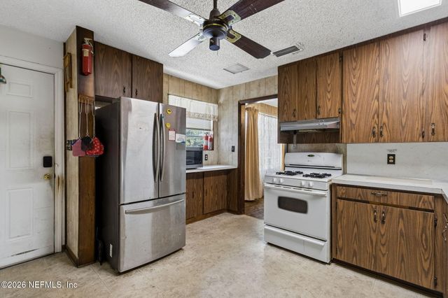 1826 FAYE Road, Jacksonville, FL 32218