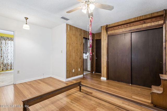 1826 FAYE Road, Jacksonville, FL 32218