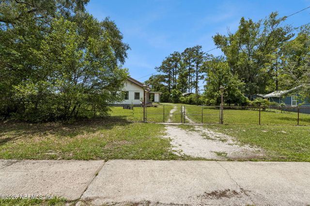 1826 FAYE Road, Jacksonville, FL 32218