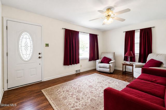3270 McDonald Avenue, Schenectady, NY 12304