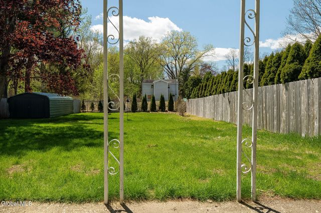 3270 McDonald Avenue, Schenectady, NY 12304