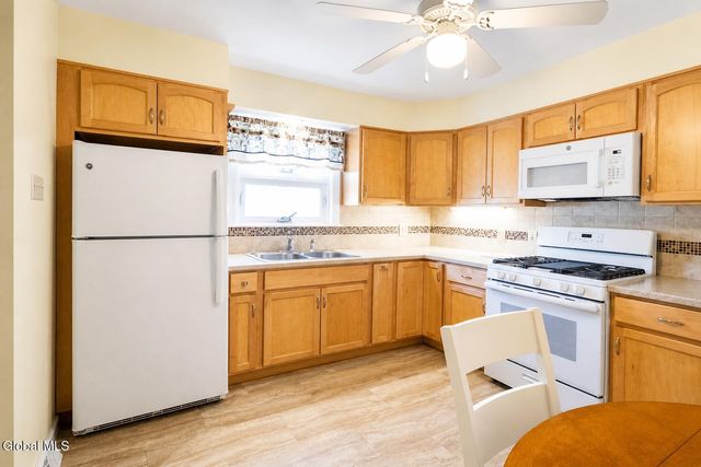 3270 McDonald Avenue, Schenectady, NY 12304
