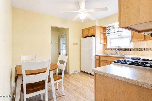 3270 McDonald Avenue, Schenectady, NY 12304