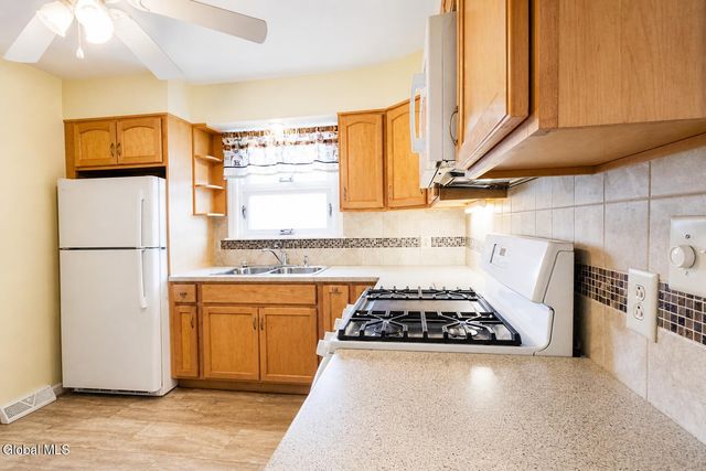 3270 McDonald Avenue, Schenectady, NY 12304