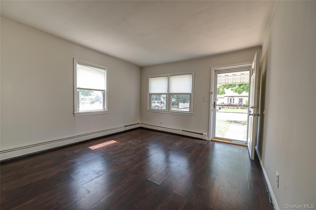 123 Cherubina Lane 123, North Babylon, NY 11703 — photo 3