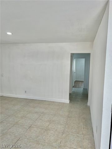 5116 Golden Lane A, Las Vegas, NV 89119
