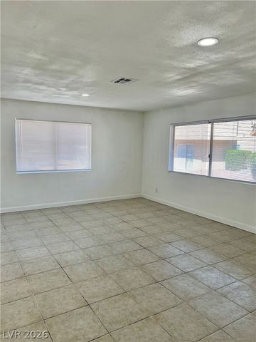 5116 Golden Lane A, Las Vegas, NV 89119