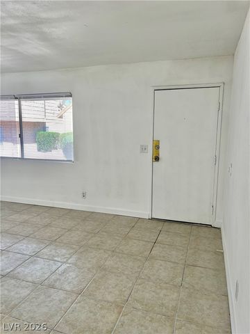 5116 Golden Lane A, Las Vegas, NV 89119