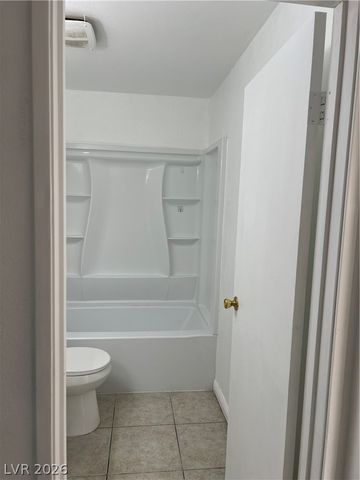 5116 Golden Lane A, Las Vegas, NV 89119