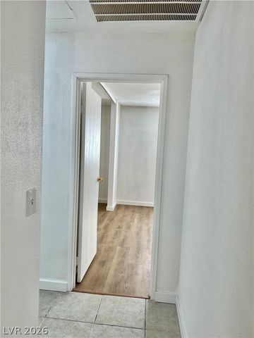 5116 Golden Lane A, Las Vegas, NV 89119