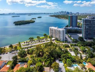 891 NE 70th St, Miami, FL 33138