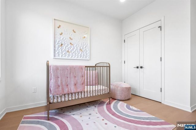 7 Fey Place, Oradell, NJ 07649