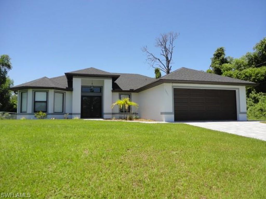 3805 6th ST W, Lehigh Acres, FL 33971