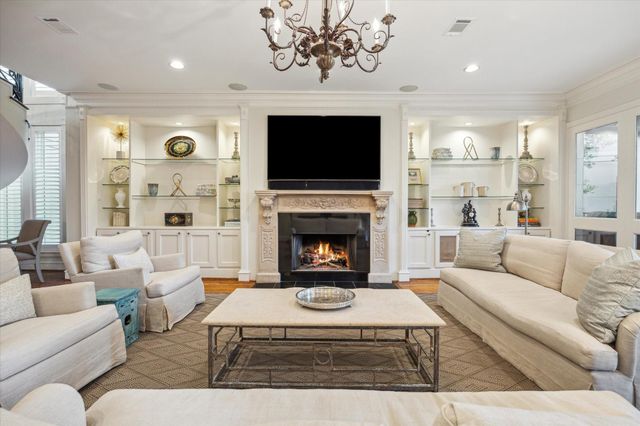 5602 Indian Circle, Houston, TX 77056