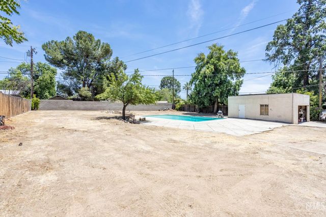 1515 Camino Primavera, Bakersfield, CA 93306