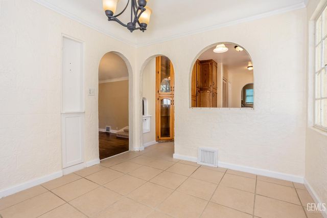 1515 Camino Primavera, Bakersfield, CA 93306