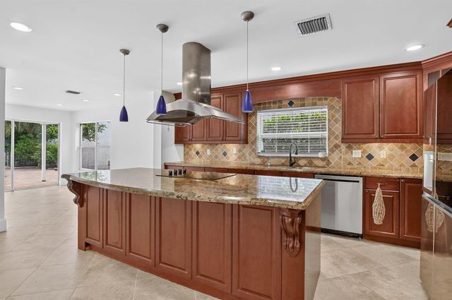 23338 La Vida Way, Boca Raton, FL 33433