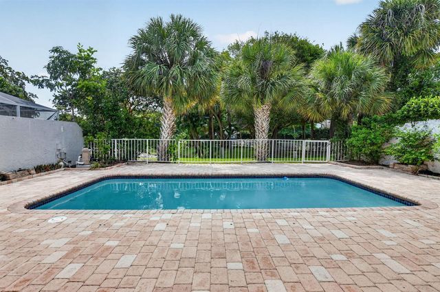 23338 La Vida Way, Boca Raton, FL 33433