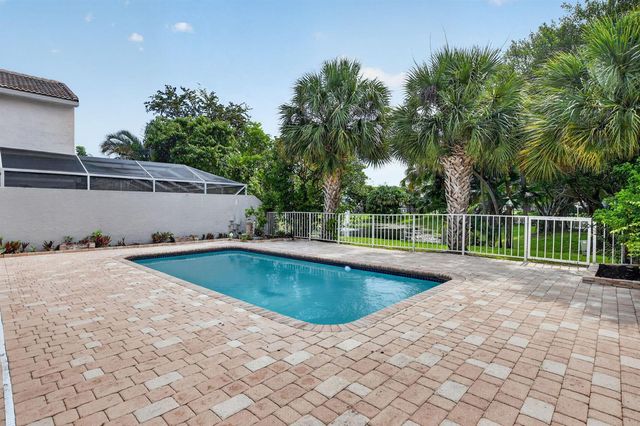 23338 La Vida Way, Boca Raton, FL 33433
