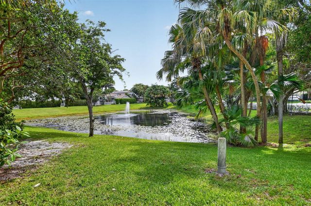 23338 La Vida Way, Boca Raton, FL 33433